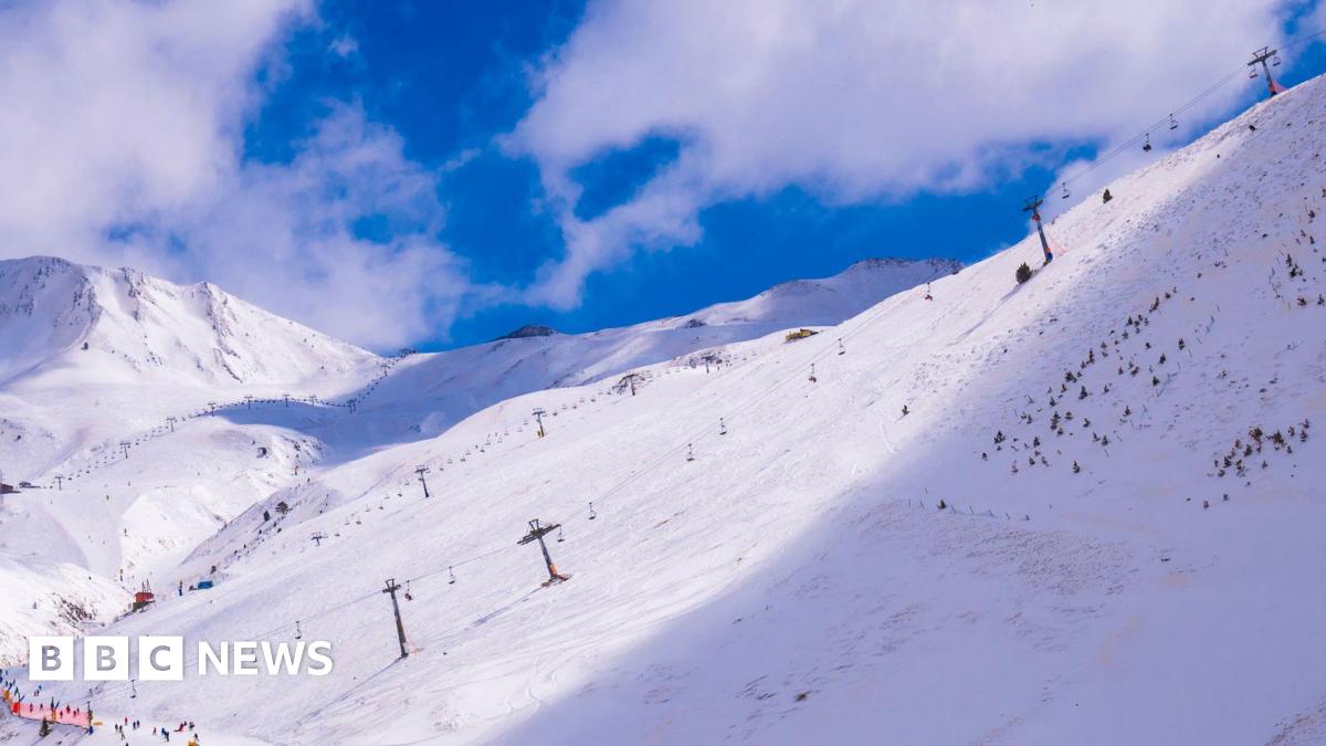 Spain: collapse of ski lift leaves at least 30 injured